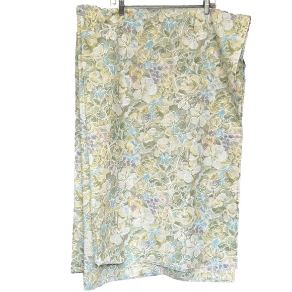 Fabric Cotton Blend Pastel Flowers Floral Green Yellow 45" x 4 yards Spring - Picture 1 of 4